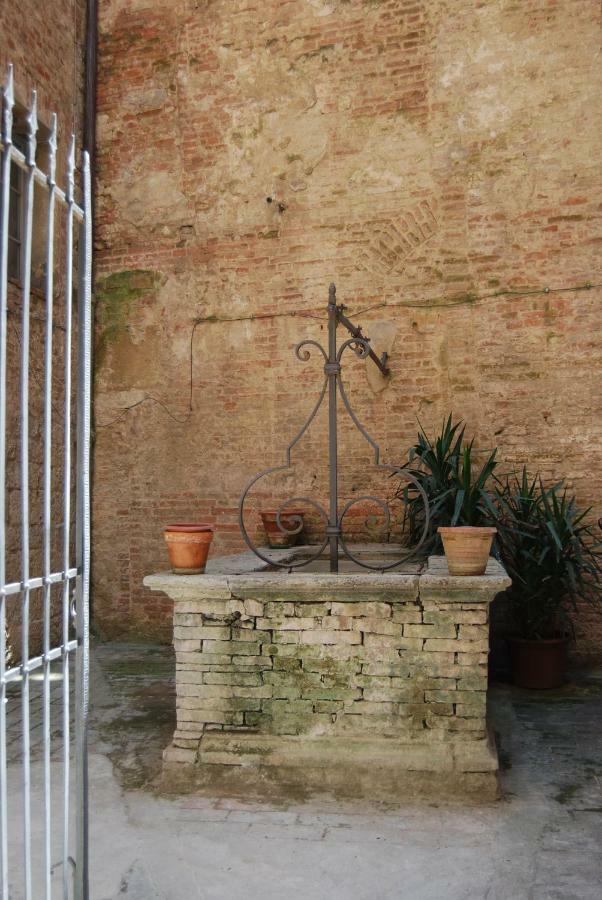 Antica Dimora Del Buongoverno Hotel Siena Exterior foto
