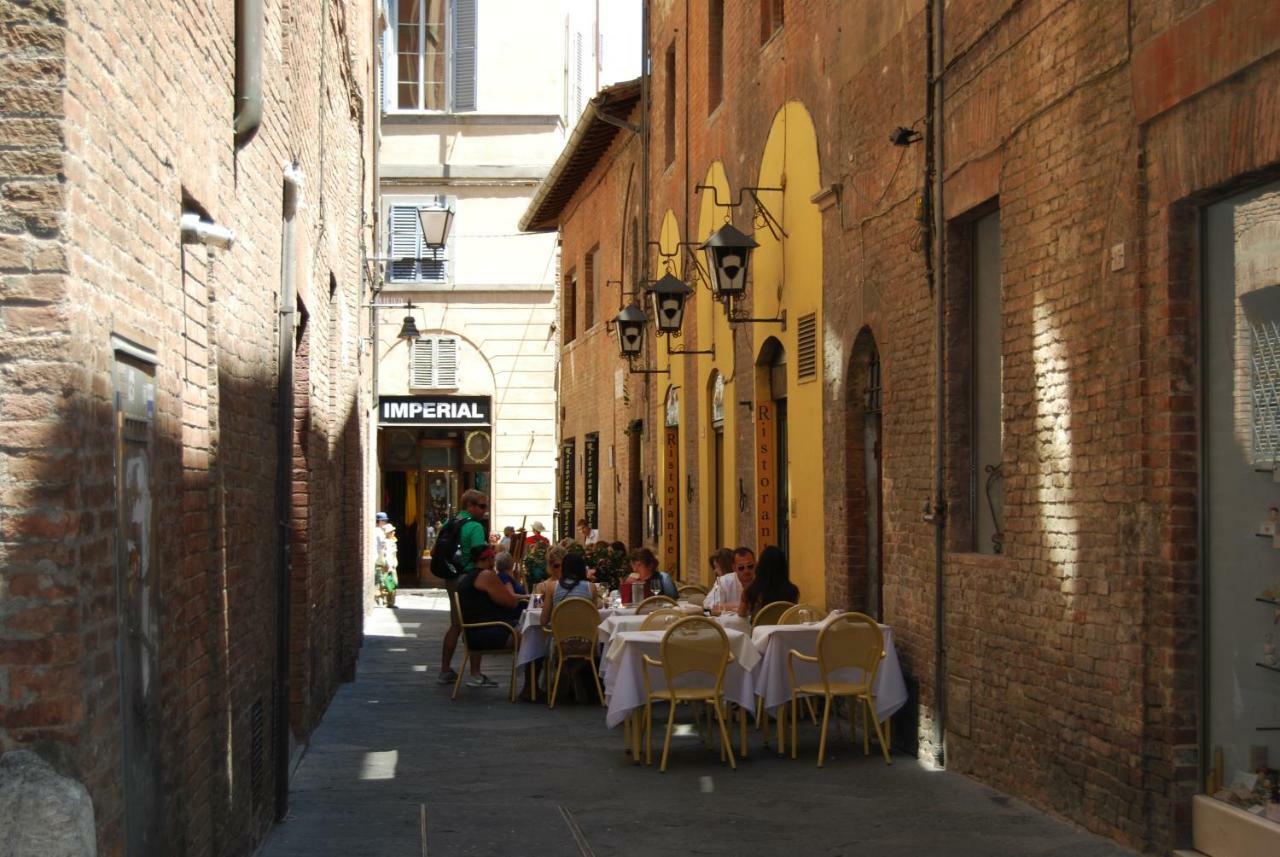 Antica Dimora Del Buongoverno Hotel Siena Exterior foto